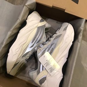 Adidas Yeezy 700 V2 Static